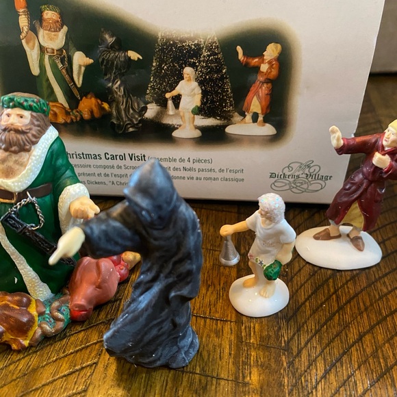 Department 55 A Christmas Carol Visit, Fan Visits Ebenezer, Saltwaterr Taffy - Picture 11 of 17